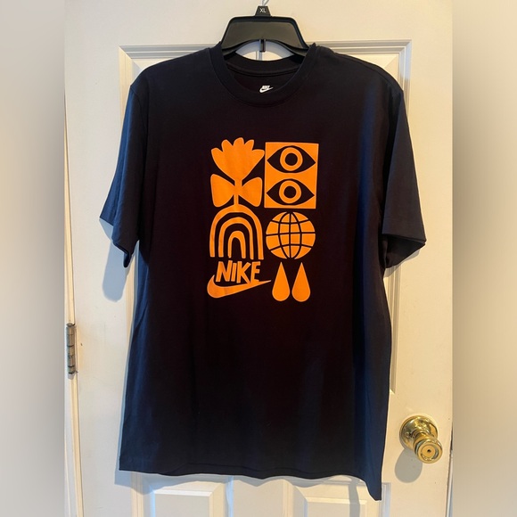 Nike Other - NWT NIKE T-Shirt medium